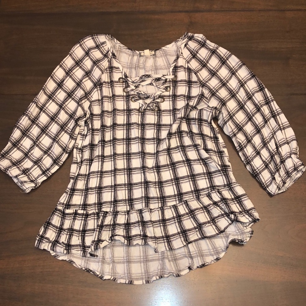 🌼 4 for $15 🌼 
Ladies top size S.